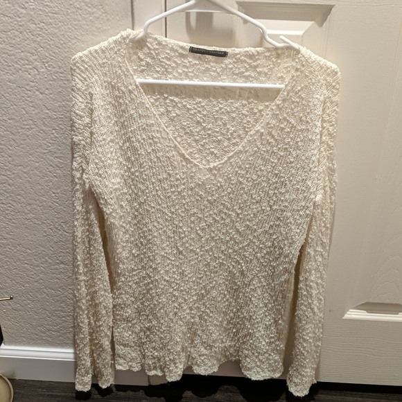 Sweater - Picture 1 of 4